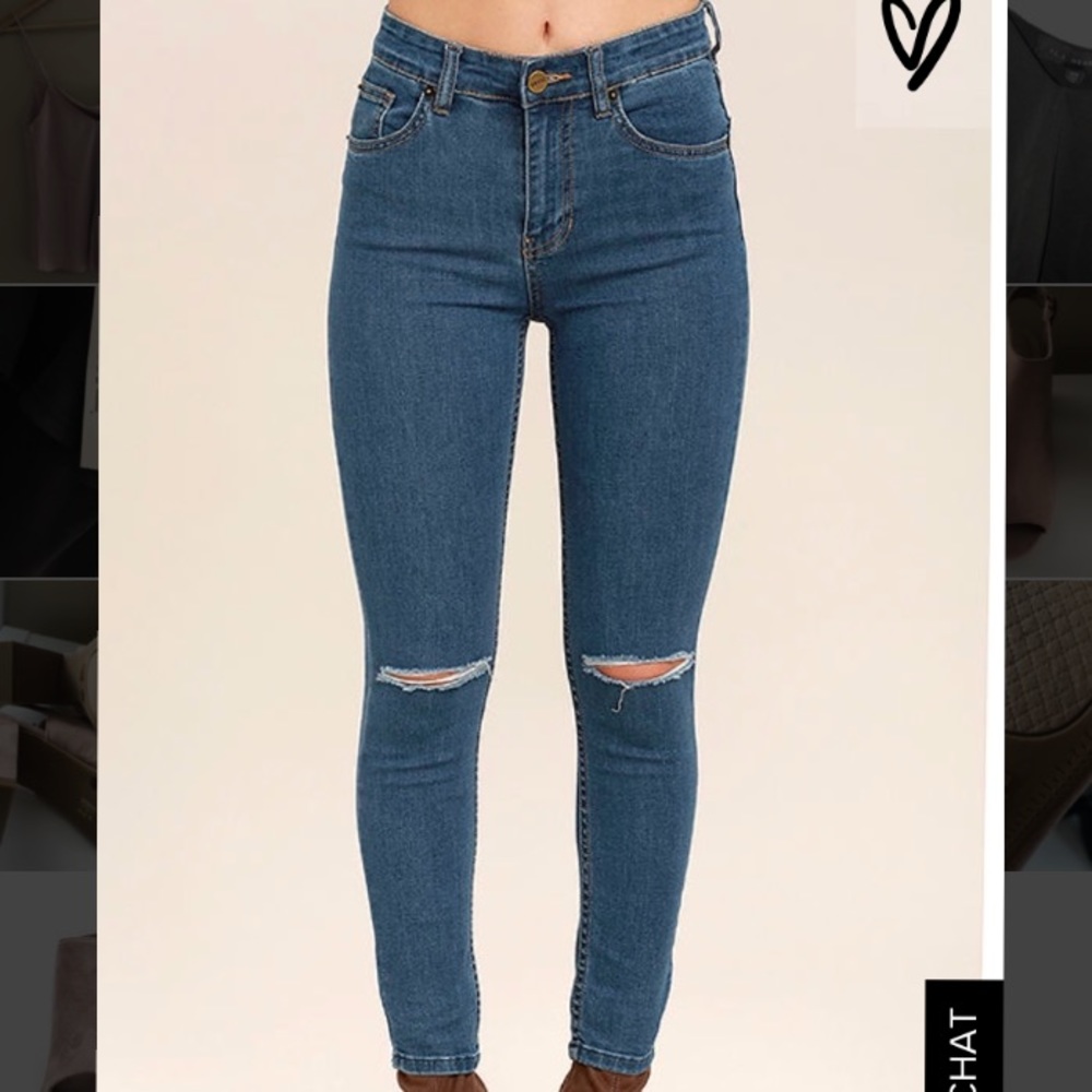 🆕 Amuse Society Distressed Skinny Jeans